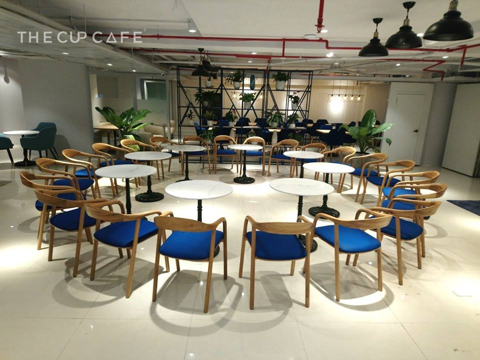 mẫu ghế gỗ mc152 nổi bật trong nội thất quán the cup cafe