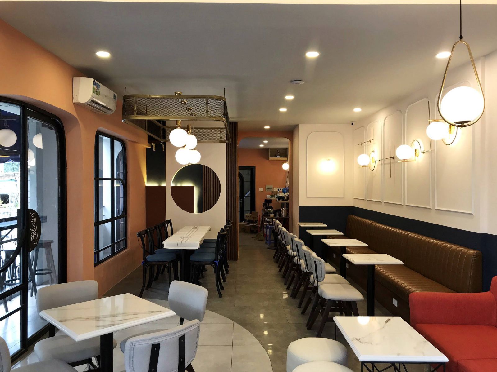 không gian nội thất quán cafe felitice coffee tại quận 3 pcm thi công