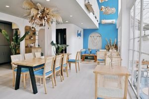 Phong cách thiết kế bàn ghế cafe bằng gỗ đẹp đến từng Centimet