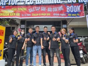 Bàn gaming tích hợp PC với vỏ trong suốt