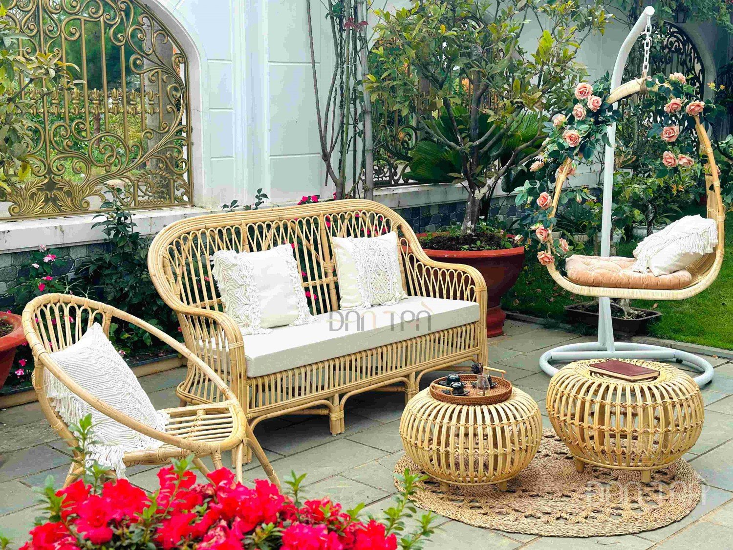 Bộ bàn ghế mây tre ban công nhỏ xinh