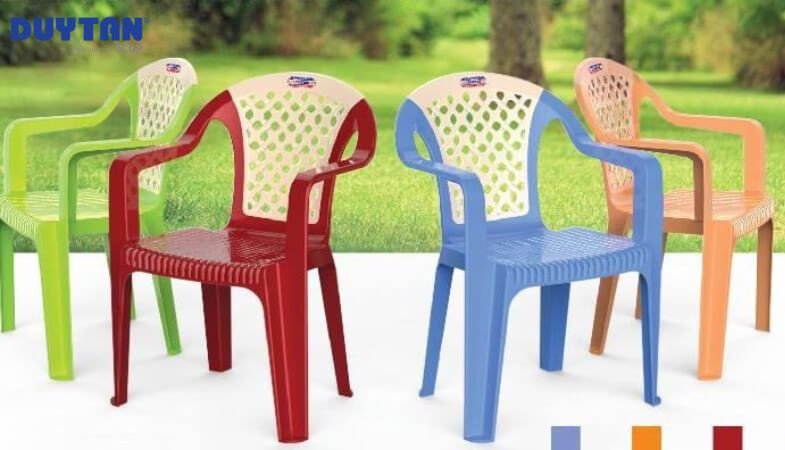 Lựa chọn ghế nhựa tựa lưng phù hợp với không gian