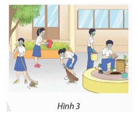 Nhóm học sinh cùng nhau học tập và làm việc, thể hiện môi trường học tập tối ưu cho mỗi bạn học sinh trong lớp của Minh.