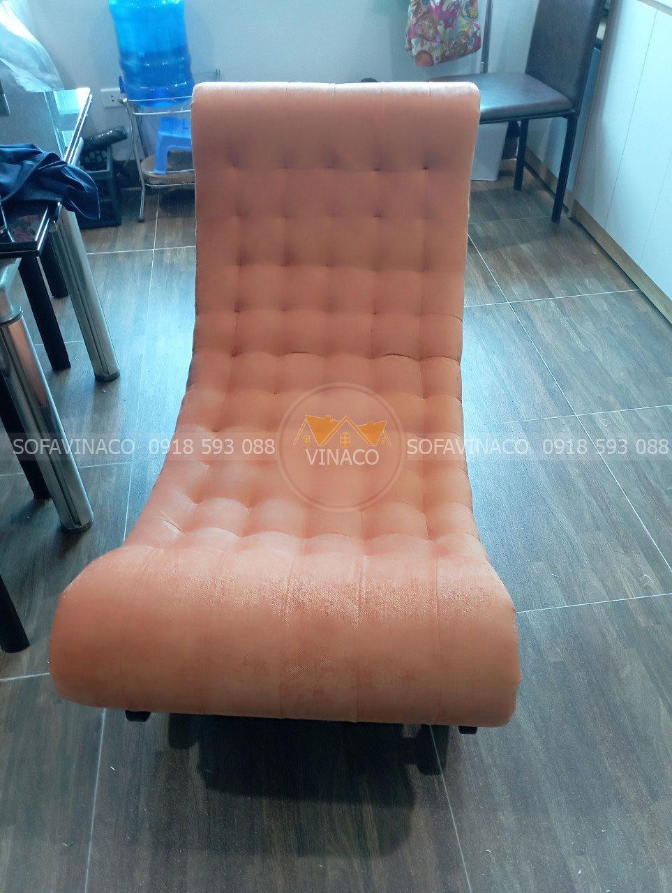 Thay đổi đệm ghế bập bênh sang màu cam bắt mắt