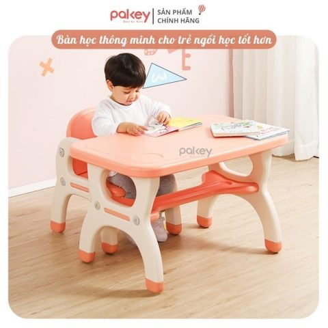 Bàn ăn cho bé 2 tuổi màu xanh pastel hiện đại