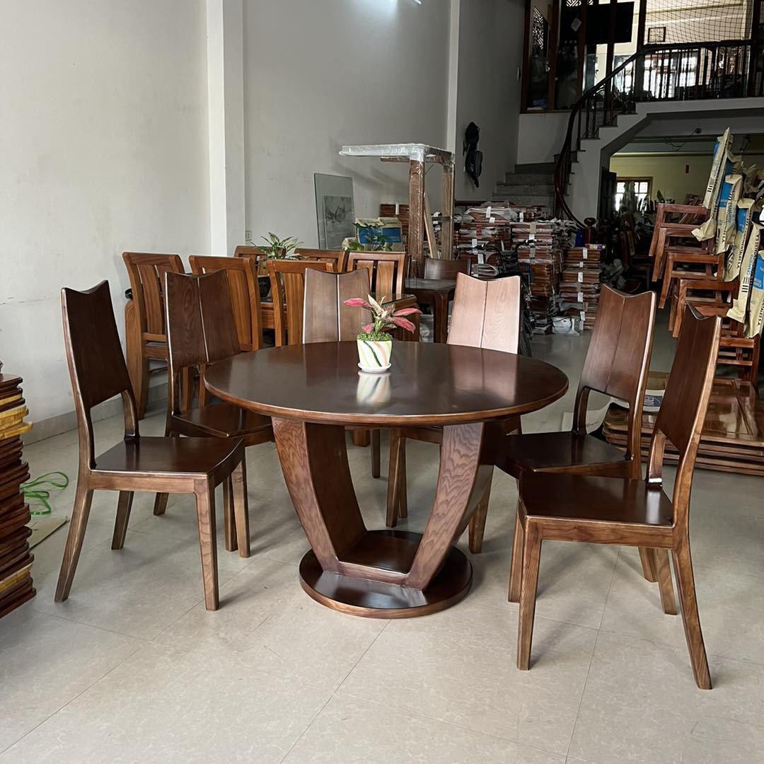 bàn ăn tròn gỗ sồi sang trọng cho gia đình