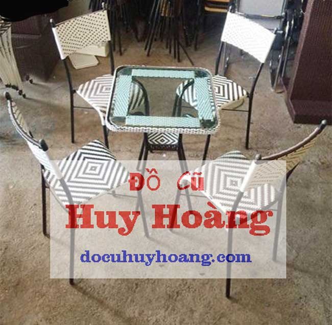 Bàn ghế giả mây thanh lý tại chợ đồ cũ Huy Hoàng 3