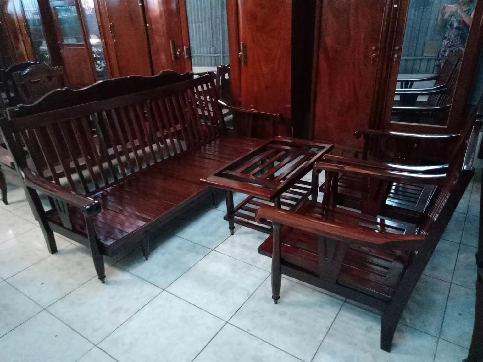 Bàn ghế phòng khách 3 triệu phong cách vintage đơn giản