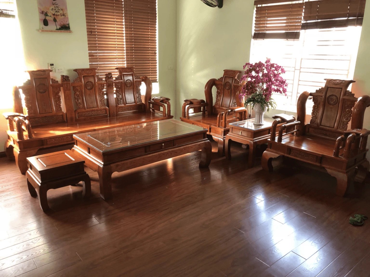 Bàn ghế phòng khách thanh lý chất lượng tốt giá dưới 3 triệu