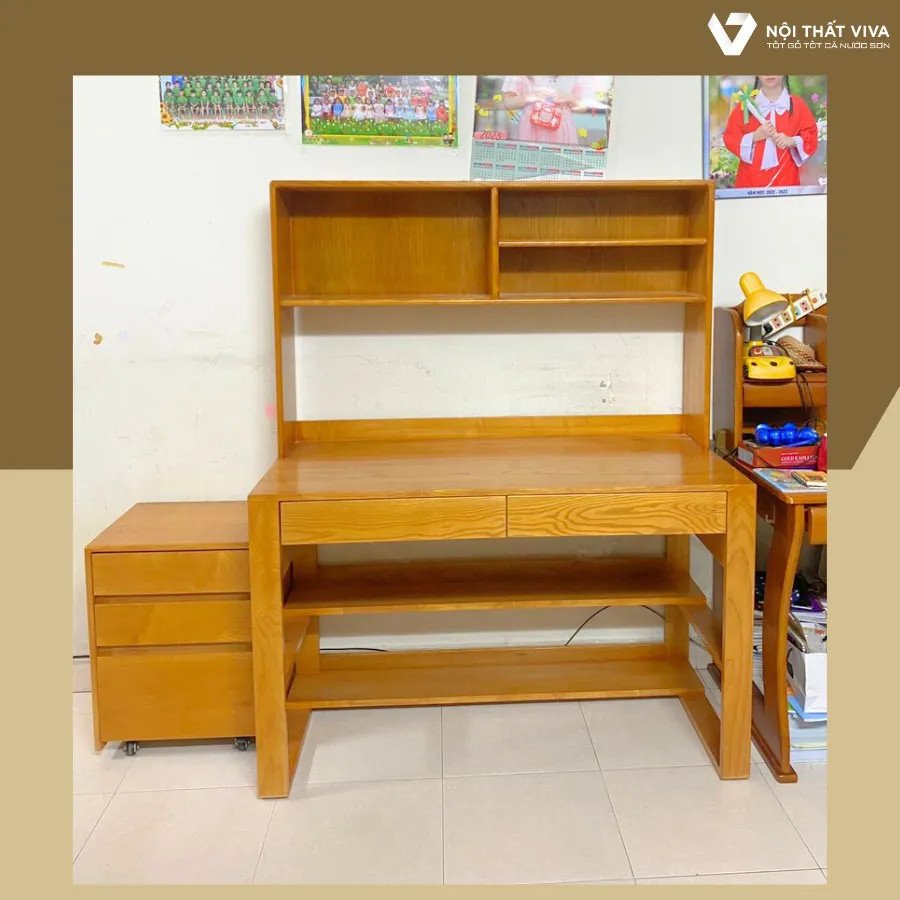 Bàn học sinh gỗ sồi với thiết kế hiện đại và màu sắc tự nhiên