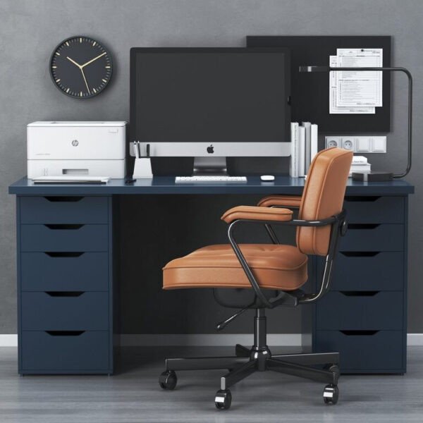 Bàn làm việc Ikea khiến góc làm việc thêm khoa học