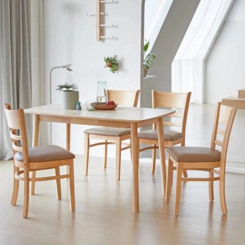 bộ bàn 4 ghế gỗ tự nhiên phong cách Bắc Âu hiện đại