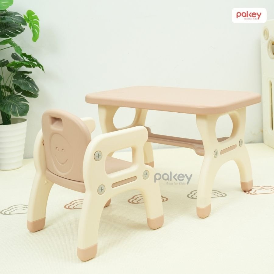 Bộ bàn ăn đa năng cho bé 2 tuổi với thiết kế hiện đại
