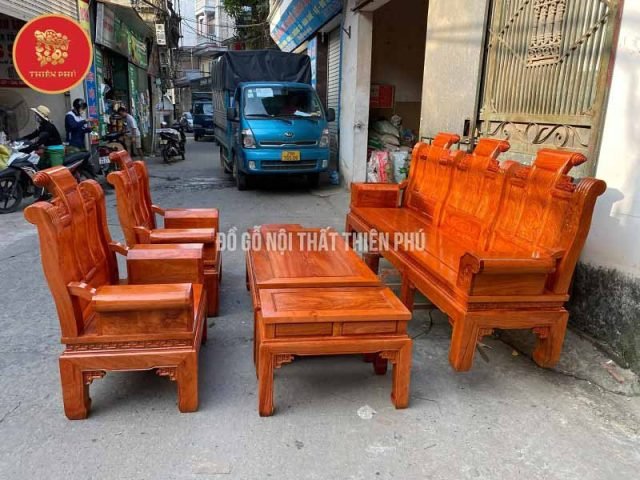 Bộ bàn ghế Âu Á hộp gỗ hương đá mang vẻ đẹp vương giả, đẳng cấp