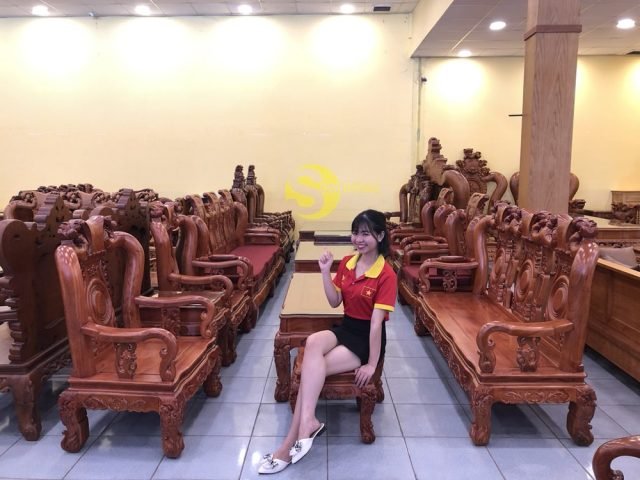 Bộ bàn ghế gỗ dưới 100 triệu đồng đẹp mắt cho phòng khách sang trọng