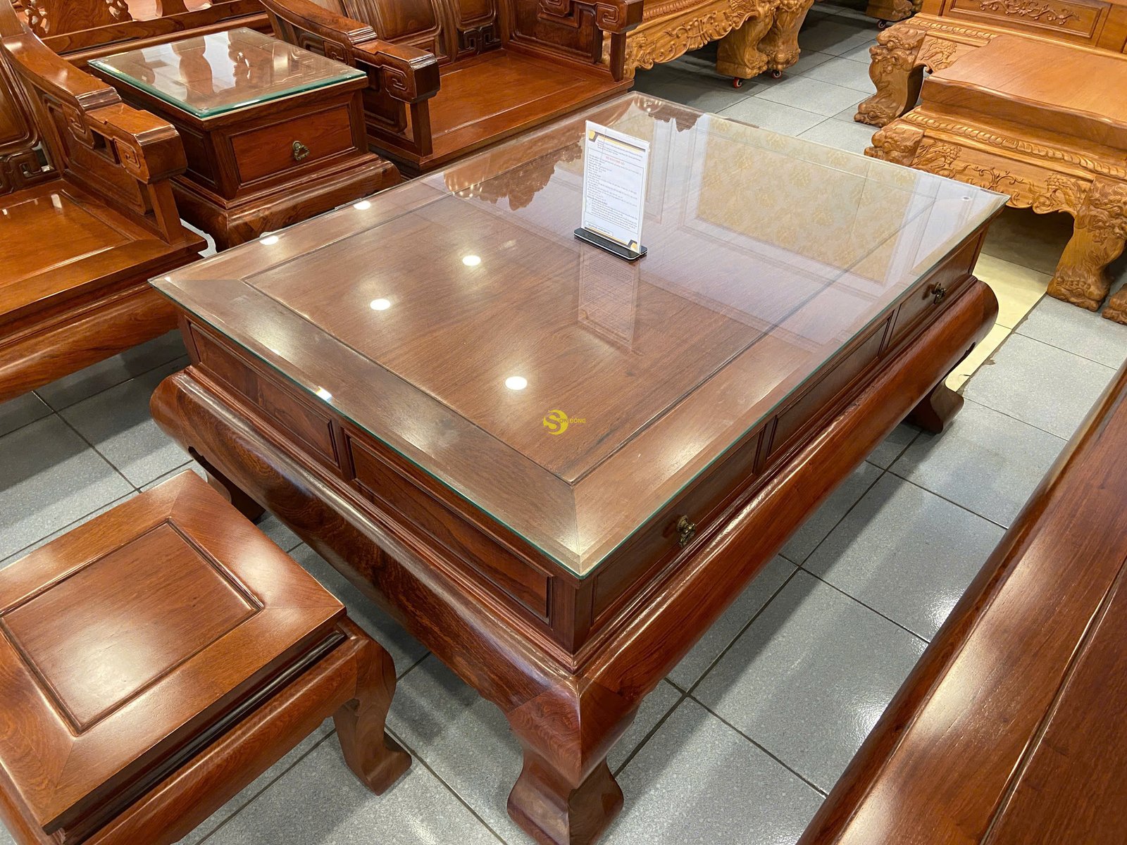 Bộ bàn ghế triện mây gỗ giáng hương Lào 6 món chân 12, cận cảnh mặt bàn