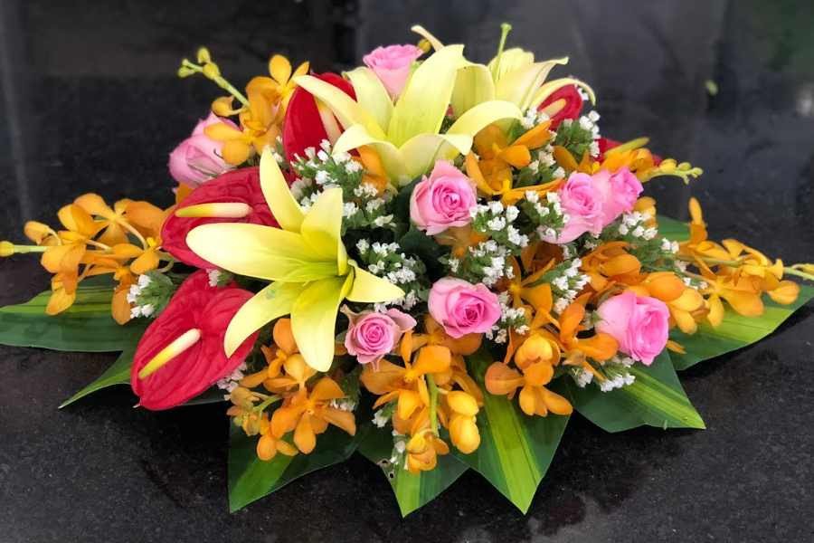 Cắm hoa hình oval để bàn uống nước