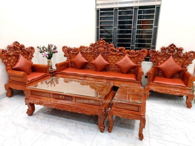 Đệm ghế gỗ phòng khách bọc giả da sang trọng, tôn lên vẻ đẹp nội thất