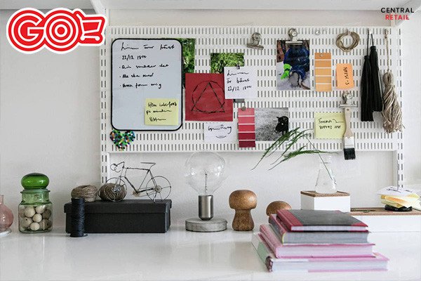 Đồ lưu niệm từ những chuyến đi giúp bàn làm việc thêm phần ý nghĩa