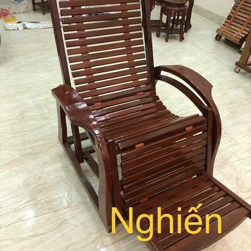 Ghế bập bênh gỗ có nhiều lựa chọn màu sắc và vân gỗ phù hợp với không gian