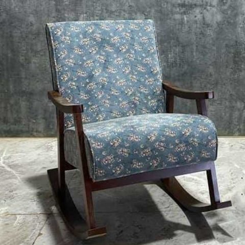 Ghế bập bênh vintage đơn, khung gỗ tự nhiên với nệm vải họa tiết