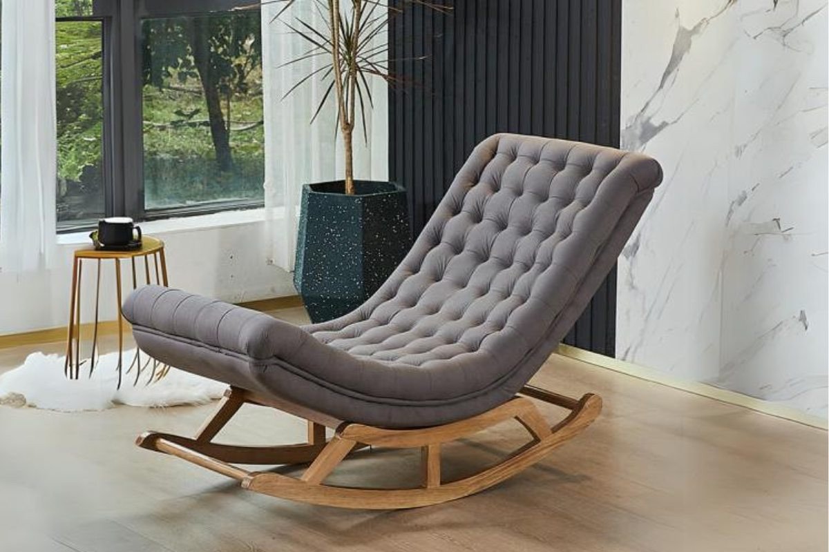 Ghế bập bênh với đệm dày cho người đọc sách