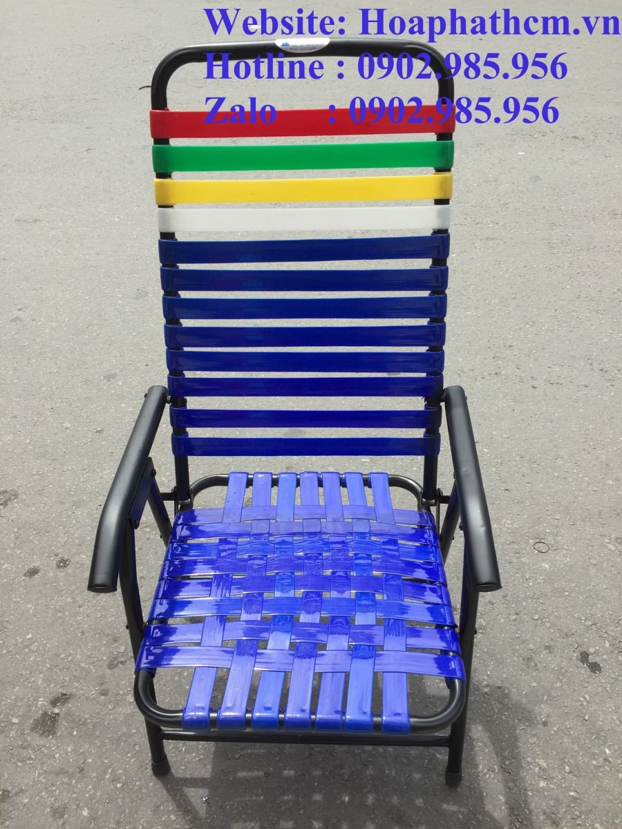 Ghế tựa lưng quán cà phê màu sắc tươi sáng