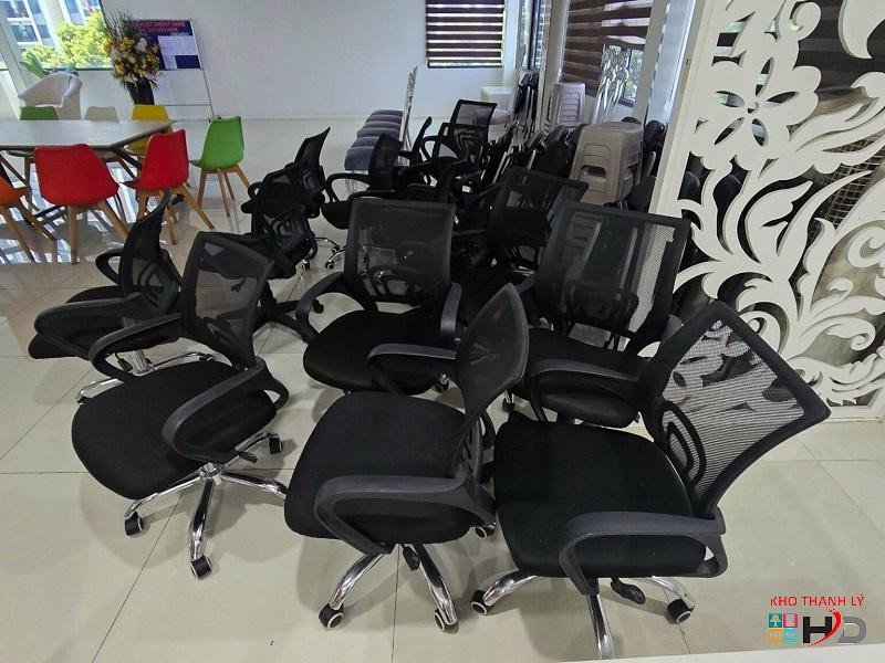 Ghế xoay văn phòng Hòa Phát thanh lý đa dạng mẫu mã