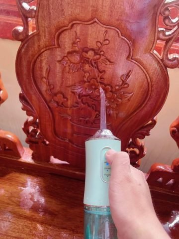 lau bàn ghế gỗ ngày tết bằng tăm nước
