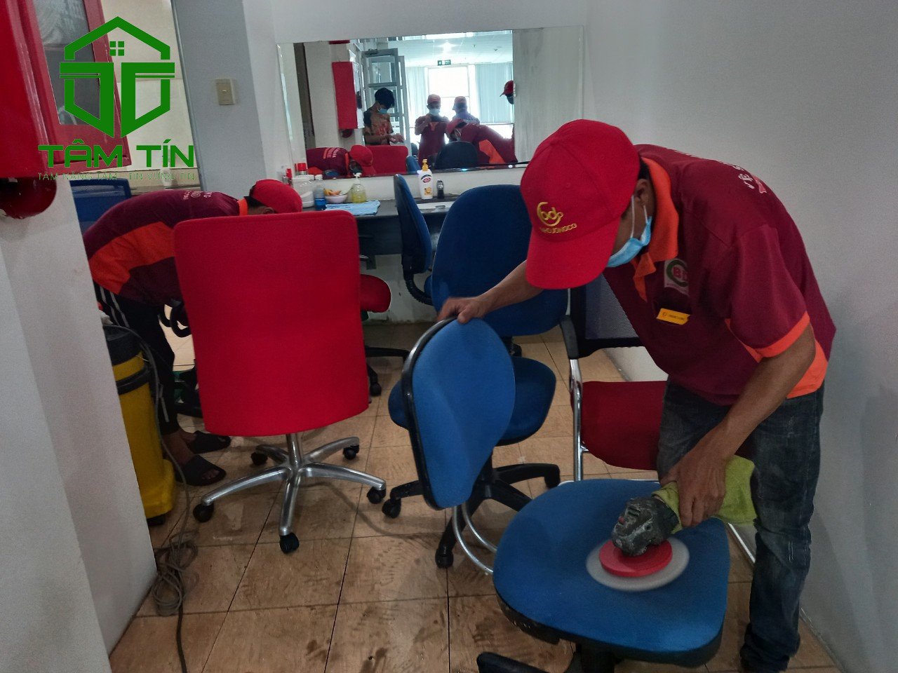 Lợi ích của việc vệ sinh ghế xoay định kỳ tại Bình Dương