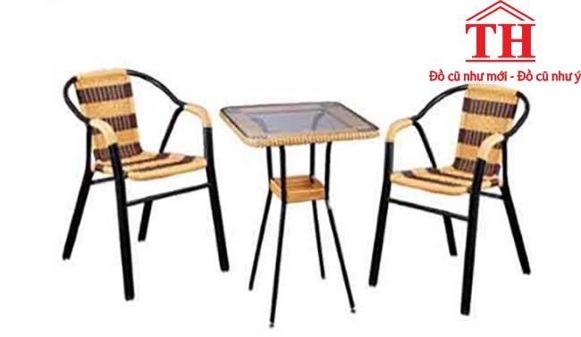 Mẫu bàn ghế giả mây thanh lý tại chợ đồ cũ Thưởng Thưởng 3