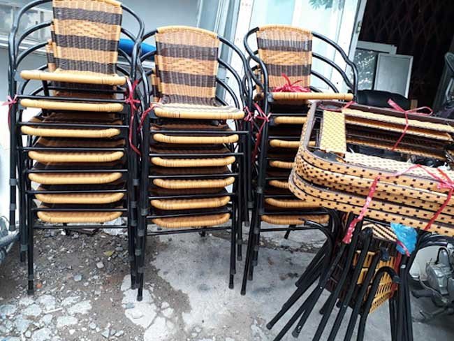 Mẫu bàn ghế giả mây thanh lý tại cửa hàng đồ cũ Phương Anh