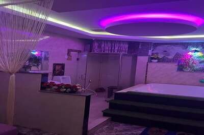 Một không gian thư giãn với bể Pool Massage nước ấm, sẵn sàng mang đến liệu pháp trị liệu độc đáo tại Massage Hoa Ban Gò Vấp