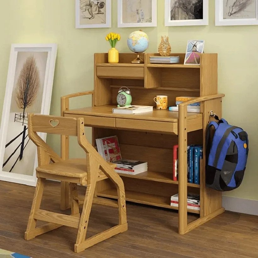 Thiết kế bàn học sinh cấp 2 với kích thước vừa phải và kệ sách tiện lợi