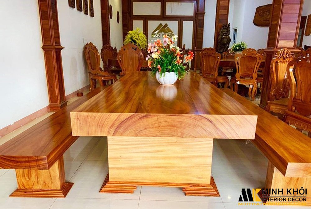 Vẻ đẹp độc đáo của bàn ghế gỗ tự nhiên nguyên khối với vân gỗ tự nhiên