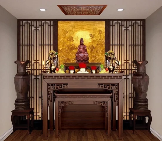 Bàn thờ gia tiên trang nghiêm