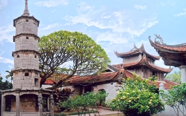 Khám Phá Điểm Du Lịch Bắc Ninh Hấp Dẫn Nhất 2026 Cảnh quan thanh tịnh tại một ngôi chùa ở Bắc Ninh