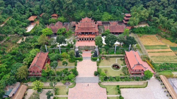 Chùa Phi Lai Địa Tạng: Khám Phá Vẻ Đẹp Thanh Tịnh & Ý Nghĩa Tâm Linh