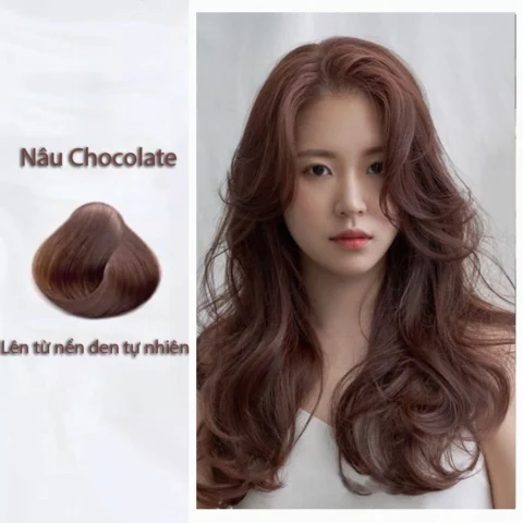 Cô gái với mái tóc nâu socola bóng mượt