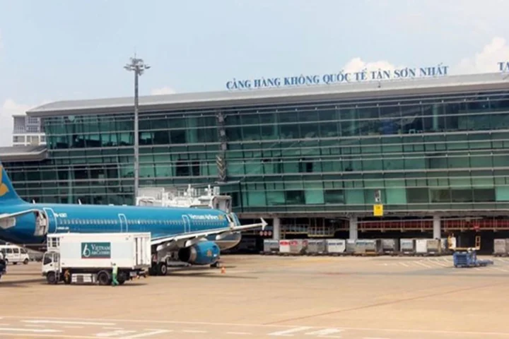 Sân Bay Tân Sơn Nhất 2026: Cẩm Nang Toàn Diện Từ A-Z Cổng vào nhà ga Sân bay Tân Sơn Nhất