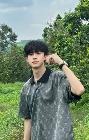 Khám Phá Hình Ảnh Trai Đẹp Việt Nam: Vẻ Đẹp Vượt Thời Gian Hình ảnh chàng trai Việt Nam trong trang phục đời thường