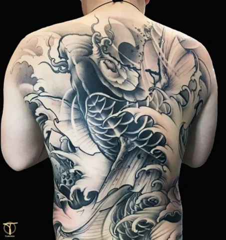 Hình xăm cá chép full lưng ấn tượng