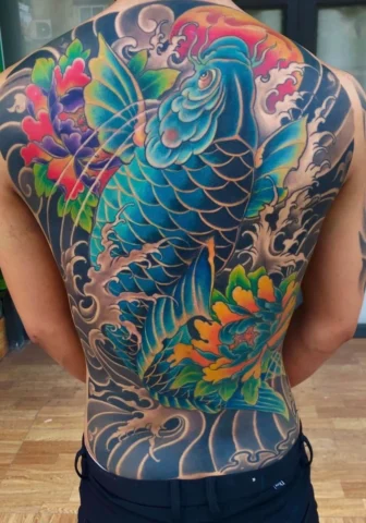 Hình xăm cá chép full lưng đẹp cho nữ