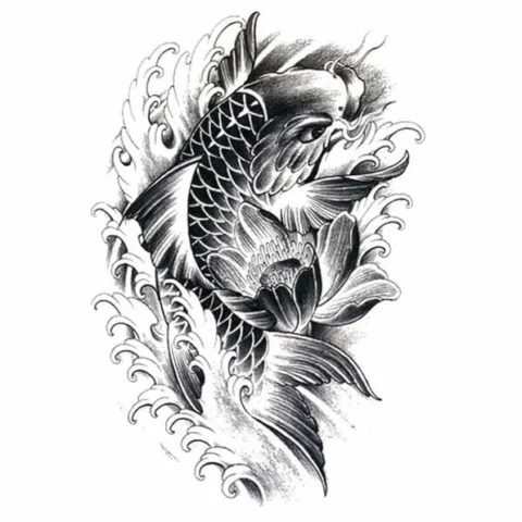 Hình Xăm Cá Chép Trắng Đen: Ý Nghĩa Sâu Sắc & Phong Cách Độc Đáo Hình xăm cá chép trắng đen ở vị trí bắp tay
