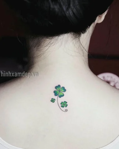 Hình xăm cỏ 3 lá mini tinh tế