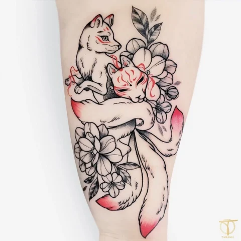 Hình xăm hoa ở bắp tay nữ