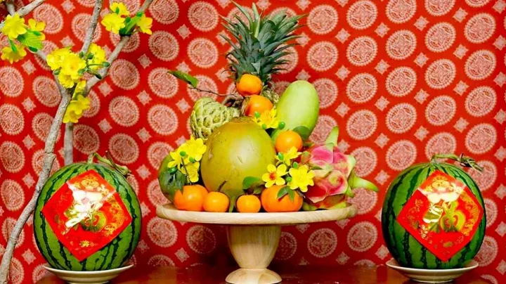 Mâm ngũ quả đầy màu sắc ngày Tết