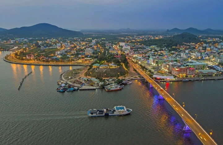 Hà Tiên Ở Đâu? Khám Phá Vẻ Đẹp Thiên Nhiên và Lịch Sử Tại Thành Phố Vĩnh Phúc Món ăn đặc sản Hà Tiên hấp dẫn