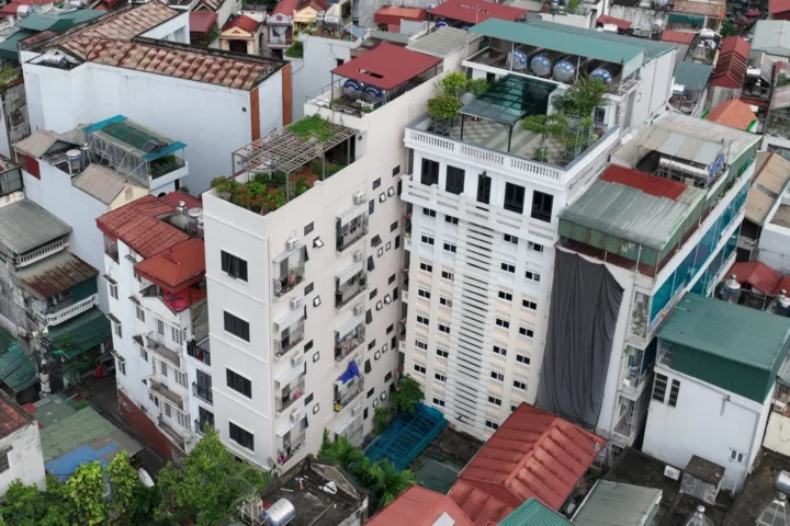 Một tòa nhà chung cư mini cao tầng