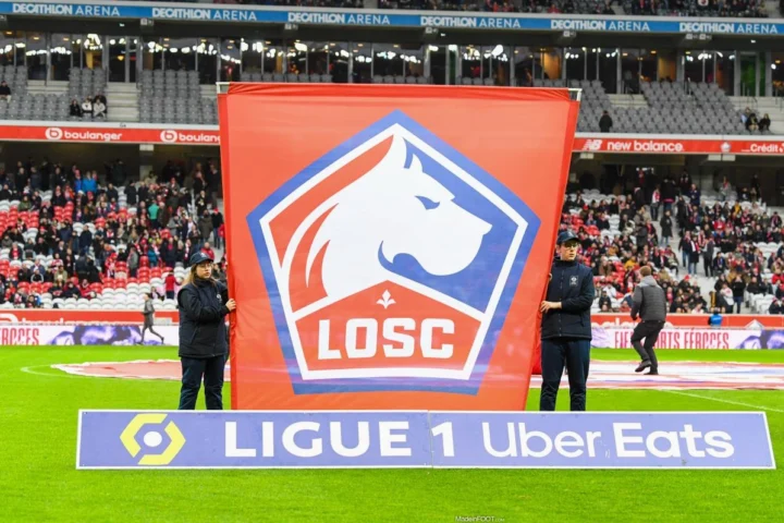 Đội hình Lille OSC ăn mừng chức vô địch Ligue 1 2020-2021